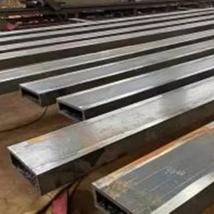 काटकोन चौकोन ट्यूब